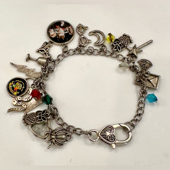 Harry Potter Charm Bracelet - Horcrux - Owl - Snake - Sorting Hat - EUC - Picture 10 of 15